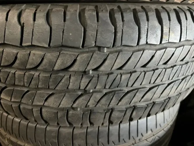 Pneu Michelin LTX 195/60/16 75 % vida útil