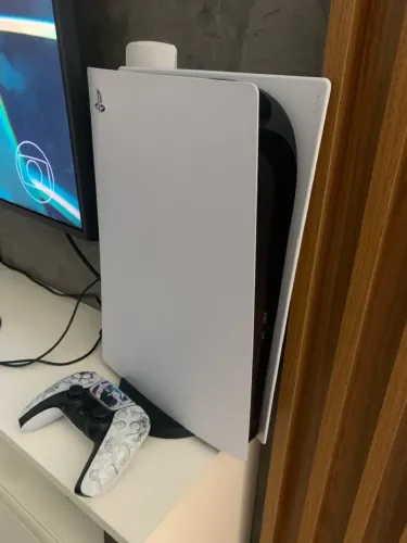 Playstation 5 - 1 tb - Mídia digital - Com 1 Controle, Cabo e Base de Carregamento