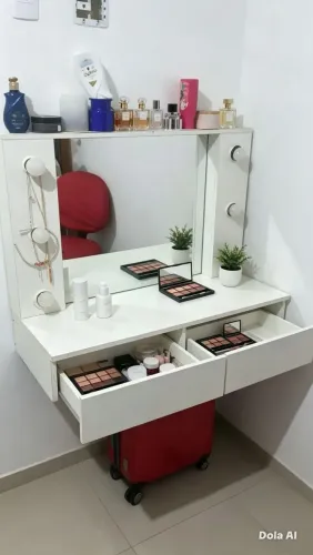 Penteadeira/Cômoda Branca - Espelho + 6 Lâmpadas! Também Serve Como Escrivaninha<br> <br>