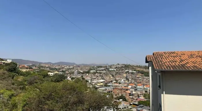 VENDO APARTAMENTO BAIRRO DIAMENTE BARREIRO HÁ 2 QUARTEIRÕES DA ESTAÇÃO DIAMENTE