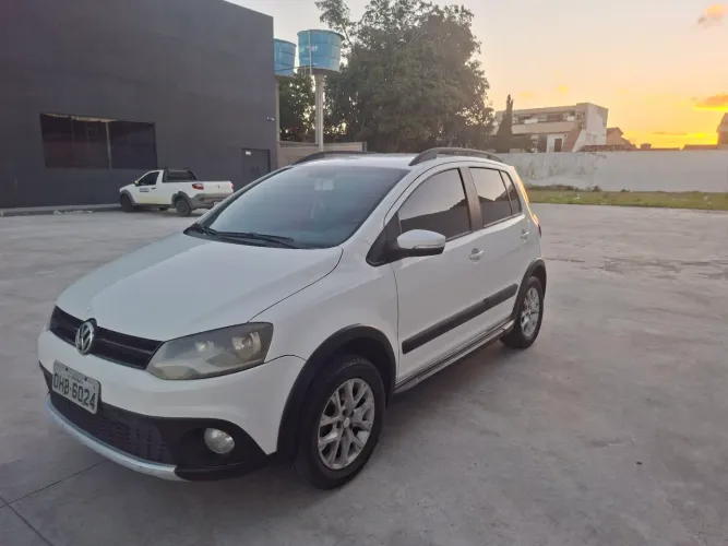 Volkswagen Crossfox 1.6 MI Total Flex 8V 5P 2014