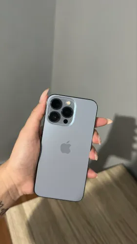 iPhone 13 Pro 128 GB azul-sierra seminovo