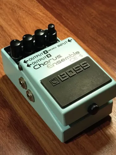 Boss CE-5 Chorus Emsemble (com caixa)