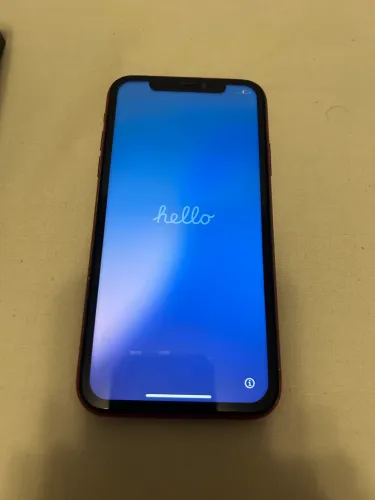 iPhone XR vermelho 128GB