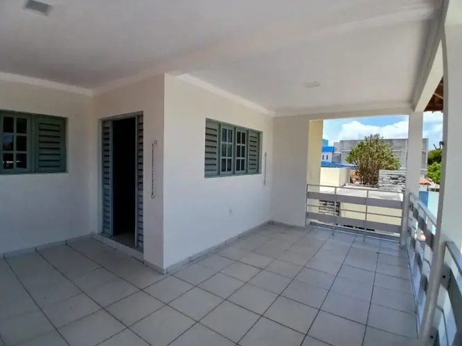 Casa a Venda Praia Formosa Duplex A 100 Metros da orla. C/05 quartos, 04 Suítes, DCE 04 VG
