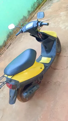 Vendo moto 50cc, no precinho pra sair rápido 