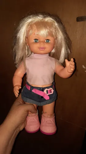 BONECA ROCKITA