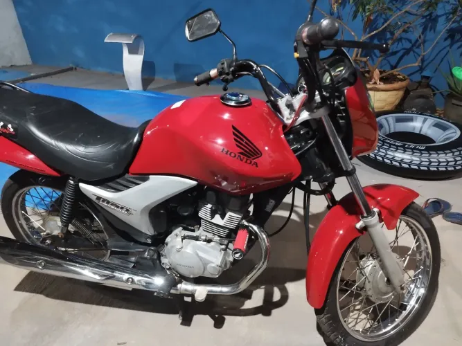 Titan 150 ES