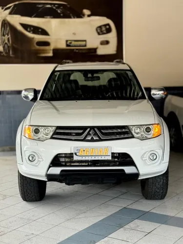 Mitsubishi Pajero HPE-S 3.2 4X4 T.i.diesel 5P Aut. 2016