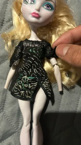 Sucata Faybelle Thorn - Ever After High