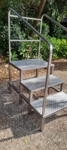Escada Plataforma em aço inox 304 
