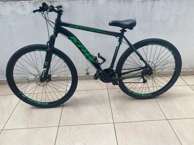 Vendo bicicleta aro 29, cor verde com preto REVISADA