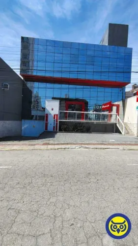 Prédio comercial para locação no Estreito, Florianópolis 540 m², 3 pavimentos e 8 vagas