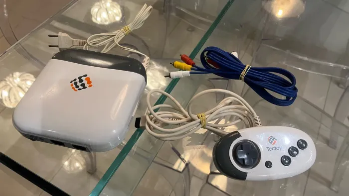 Mega drive 3 com jogo na memória - leia