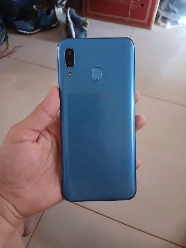 Celular bom