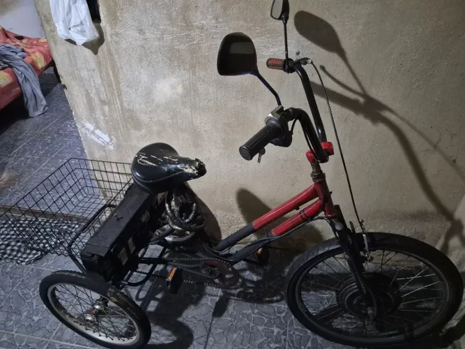 Triciclo Elétrico Usado