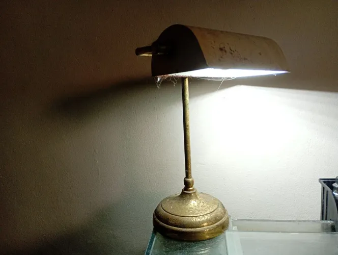 Luminária Retrô de ferro para mesa