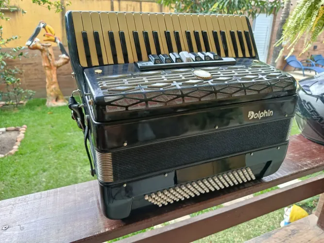 ACORDEON DOLPHIN 120 BAIXOS HIPER NOVA E AFINADA