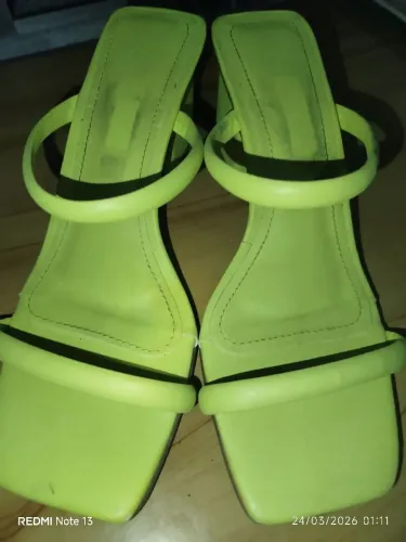 Tamanco verde limão