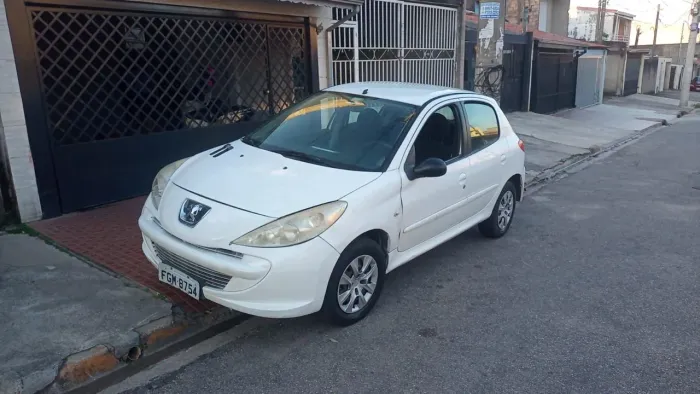 Peugeot 207 XR 1.4 Flex 8V 5P 2013