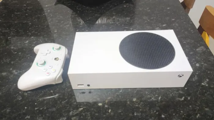 Xbox Series S 512gb + Controle Gamesir G7 SE 