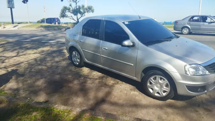 Renault Logan Expression Hi-flex 1.6 8V 4P 2013