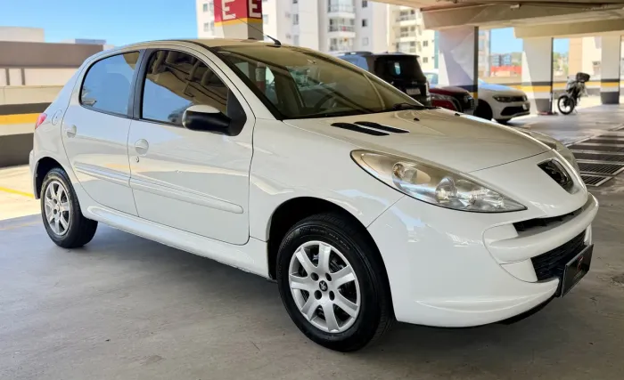 Peugeot 207 Active 1.4 Flex 8V 5P 2014