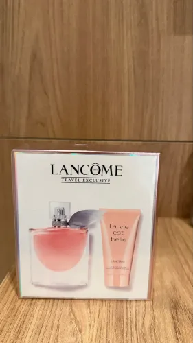 Perfume La Vie Est Belle Lancôme Eau de Parfum Feminino 50ml + loção 50ml  