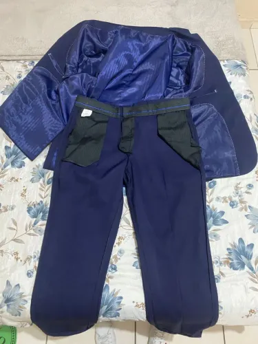 Vendo ternos, terno semi novo usado apenas 3 vezes. Vendo porque não vou usar mais