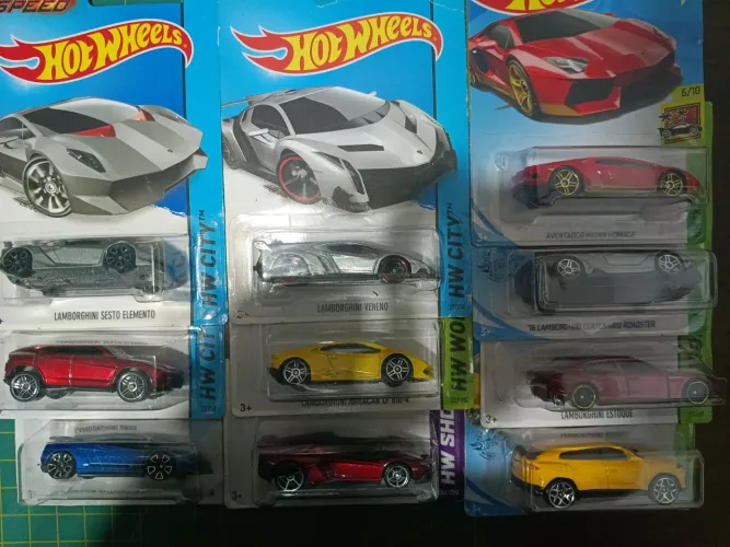 Lote com 10 Lamborghini hot Wheels IMPERDÍVEL