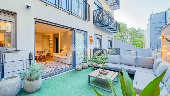 Apartamento Garden decorado com 2 dormitórios, ao lado da Sogipa ficam todos os móveis