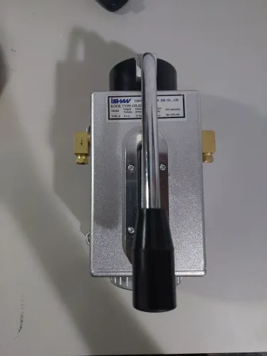 Bomba De Lubrificação Manual Ishan YML-8 Para Máquinas E CNC Novo<br>