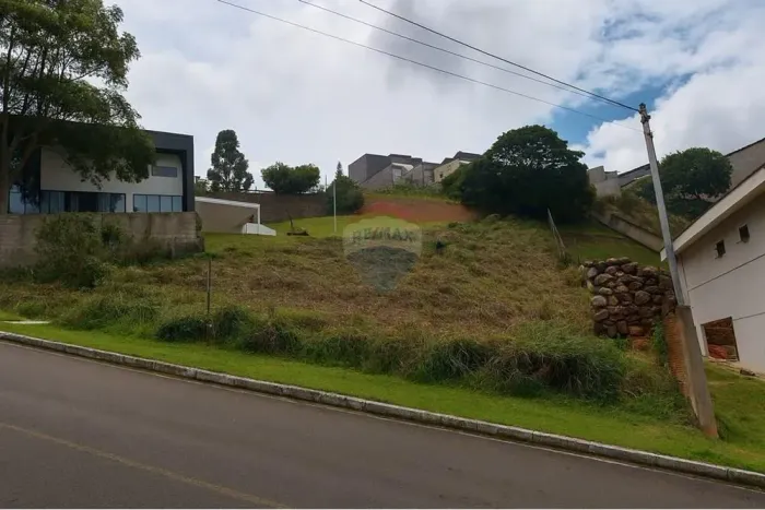 Terreno à venda no Portal do Aeroporto 1.146 m²