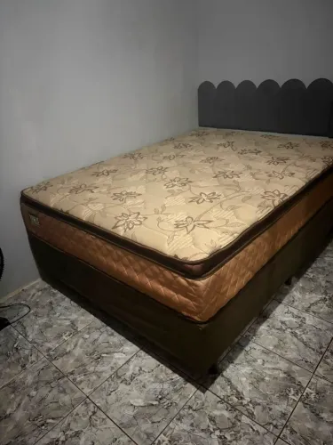 Vendo cama de casal