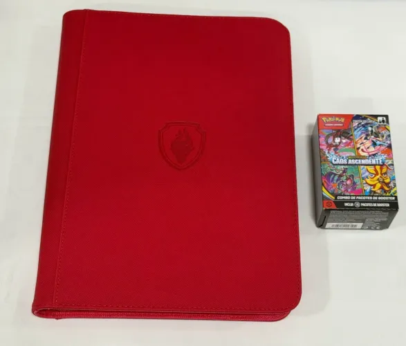 Combo fichário Zip Binder novo + Mini Booster Box Caos Ascendente