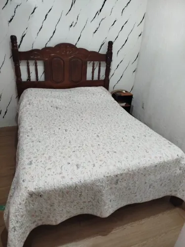 Cama de Casal madeira de sucupira maciça