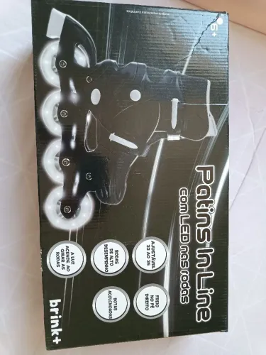 Patins In LINE com led nas rodas. Pouco uso. Uma vez de uso