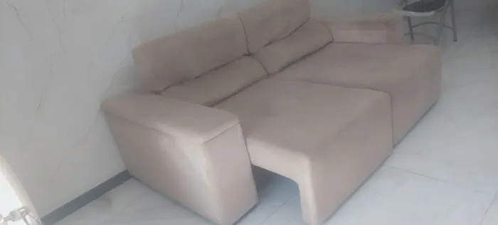VENDO SOFÁ RETRÁTIL EM TECIDO SUEDE