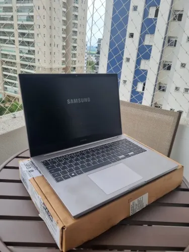 NOTEBOOK SAMSUNG 500GB NA CAIXA COMPLETO