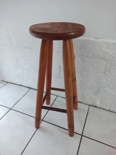 Banqueta madeira 0.70 cm de altura