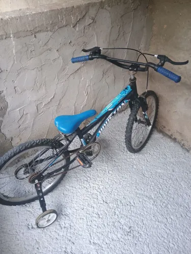 Bicicleta pouco usada 