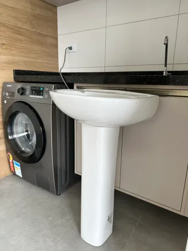 LAVATÓRIO COM COLUNA DE CHÃO CELITE BRANCO 80x47x38cm