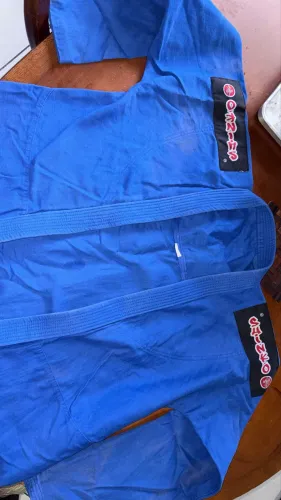 KIMONO A3 - NOVINHO PARA JIU JITSU USANDO POUCAS VEZES (NEGOCIAVEL)