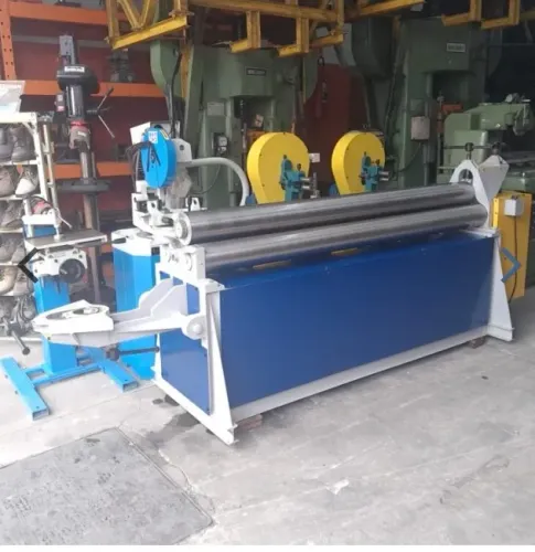 * VENDO CALANDRA NOVA SEM USO 2 METROS X 1/4 *