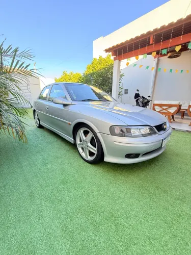 Chevrolet Vectra CD 2.2 16V / 2.0 16V Mec./aut. 2001