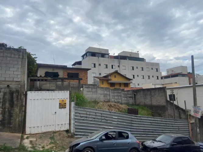 Lote à venda no bairro Mangueiras de