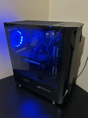 PC Ryzen 7 5700X / 32GB de RAM / RTX 2080 TI 11GB / 500 GB de SSD NV2