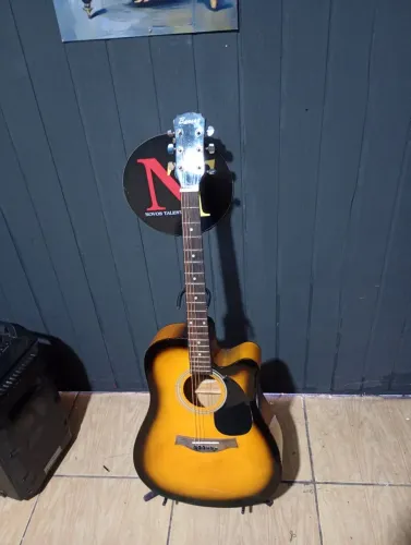 Violão para decoração não presta para tocar