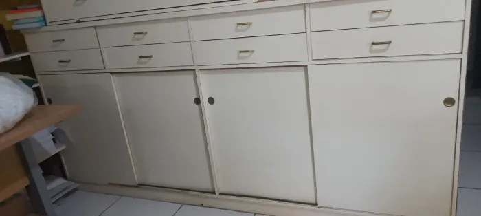 Vendo ótimo armário balcão organizador ótimo para guarda mercadorias de venda ótima utilid