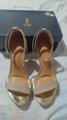 VENDO SAPATO NOVO
